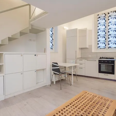 M3 Modern Open-plan Space Close To The Metro Милан