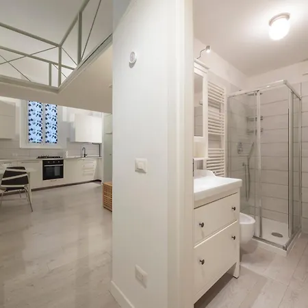 Apartment M3 Modern Open-plan Space Close To The Metro Milan